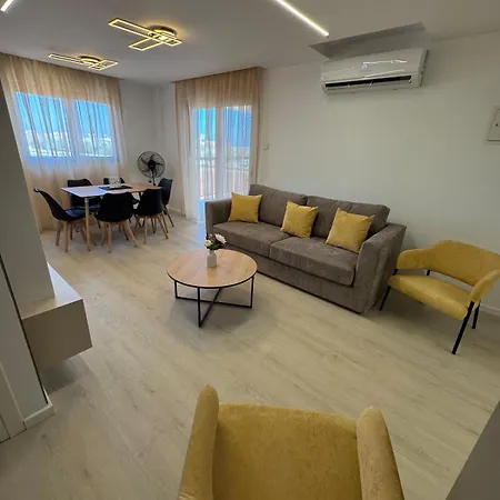 Trinity Breeze Renovated 2br Close To Trinity With Private Parking Paralimni